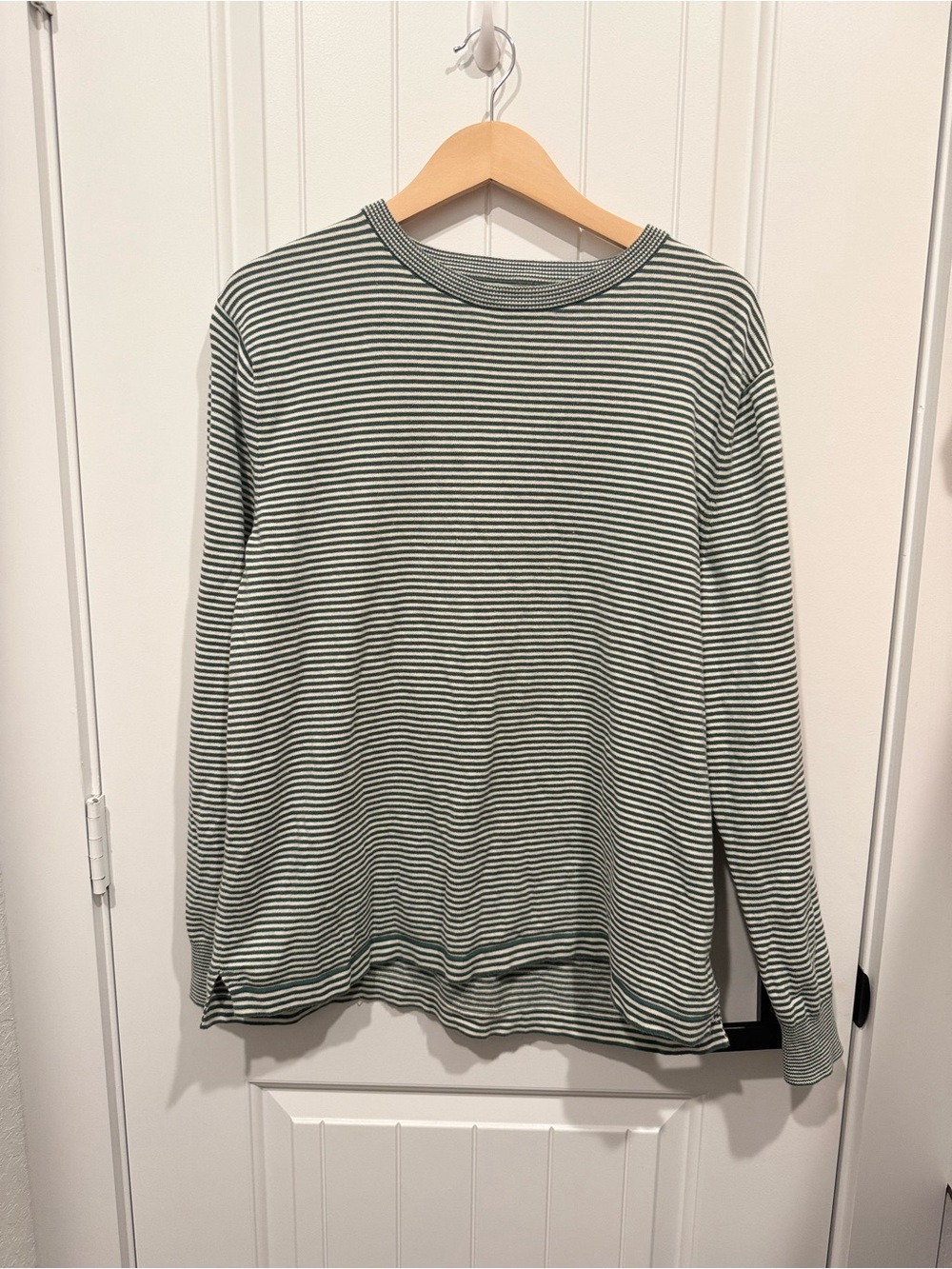 J. Crew Men's Green and White Striped Long-Sleeve Crewneck